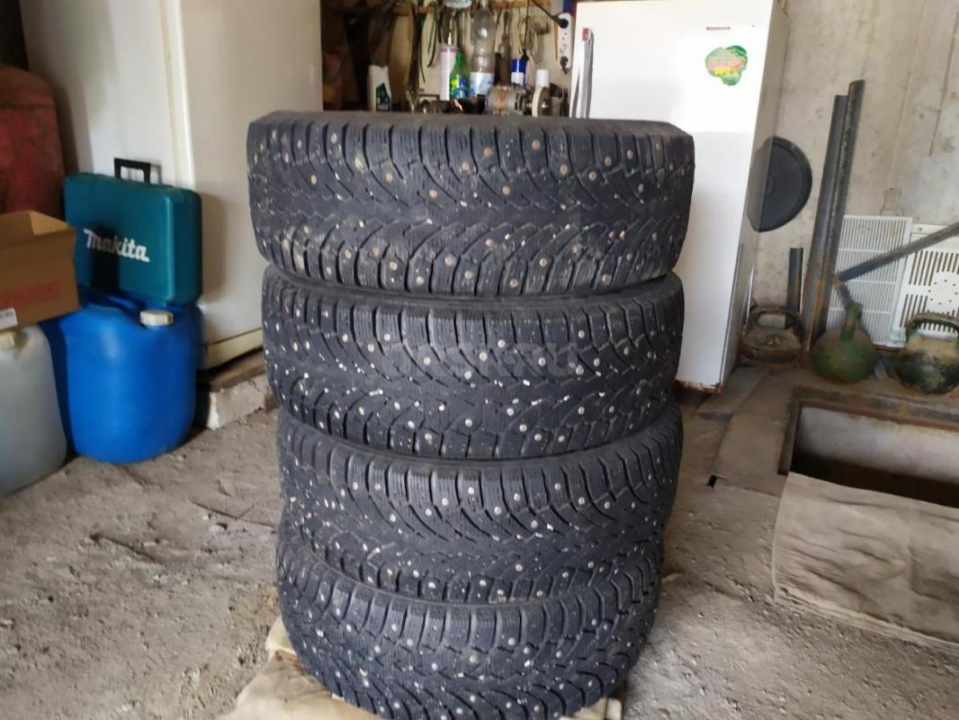 Продам зимнюю резину Formula Ice 215/60 r16, резина полностью дошипованная, в отличном состоянии - Орск