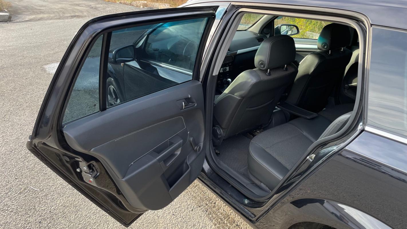 Продается Opel Astra, 2008 года

__АВТОМАТ__

ДВС 1, 8/ 140л.с.,

ГУР,

ABS,

климат- контроль,

пол - Новотроицк