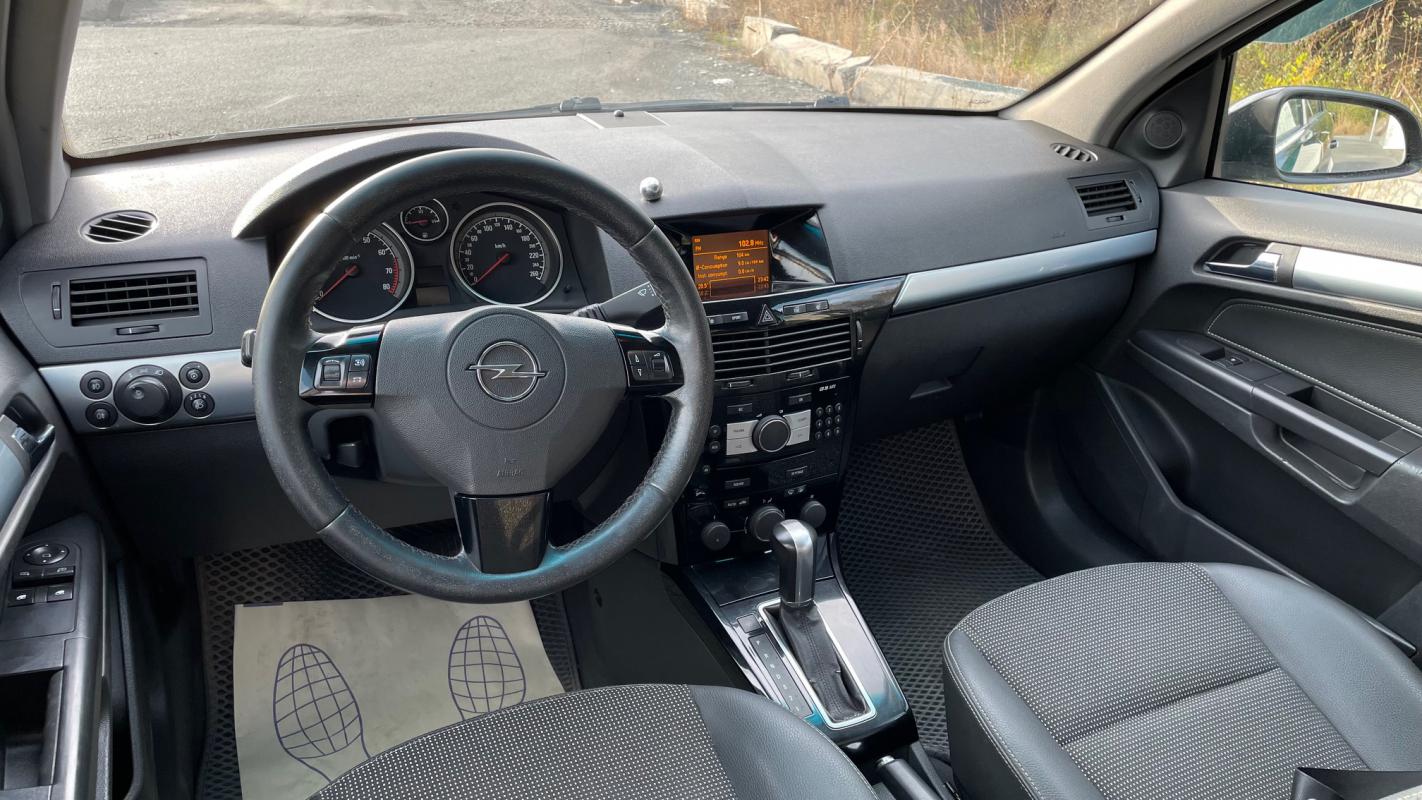 Продается Opel Astra, 2008 года

__АВТОМАТ__

ДВС 1, 8/ 140л.с.,

ГУР,

ABS,

климат- контроль,

пол - Новотроицк