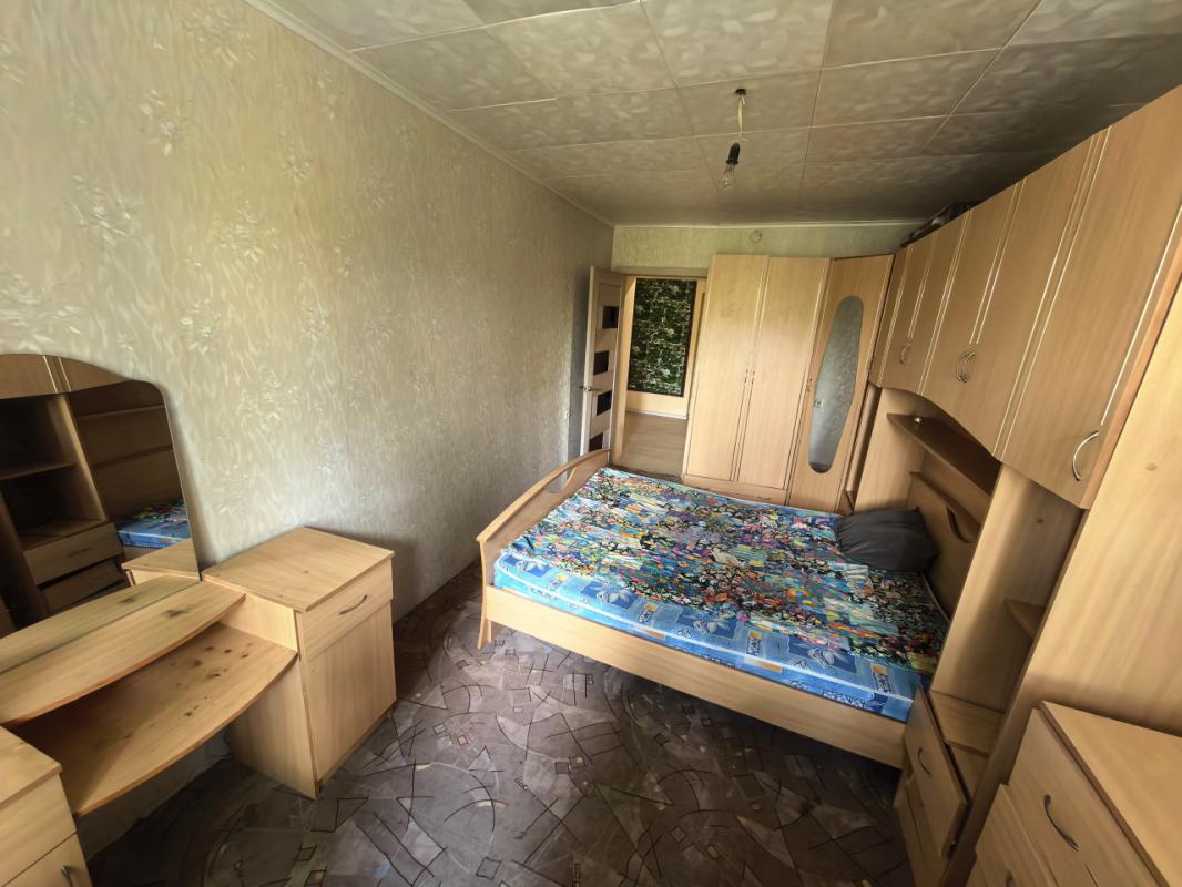 Продам трехкомнатную квартиру по ул. - Орск