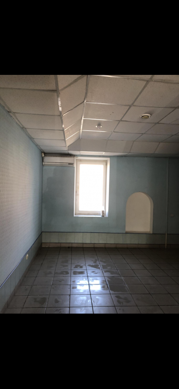 Сдаётся помещение под любой вид деятельности в центре города на Парковой площади , цена 700 руб за к - Новотроицк