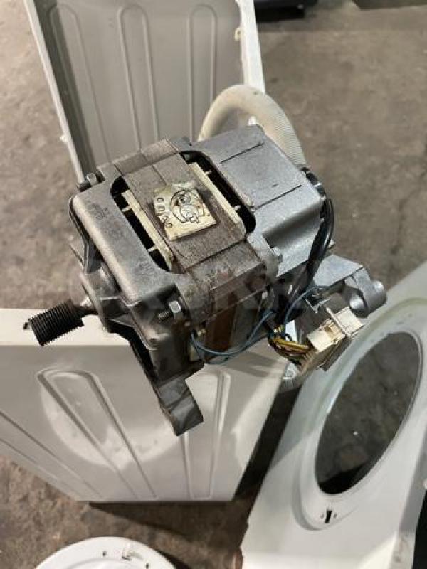 Продам  комплектующие (по частям) стиральной машины  Werpool   AWG 326  Б/У
1. электродвигатель  — - Новотроицк
