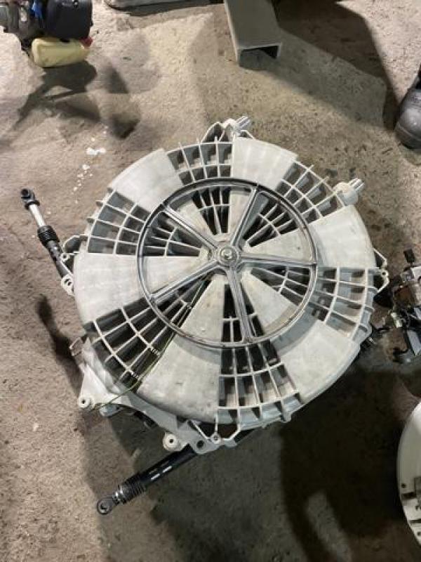Продам  комплектующие (по частям) стиральной машины  Werpool   AWG 326  Б/У
1. электродвигатель  — - Новотроицк
