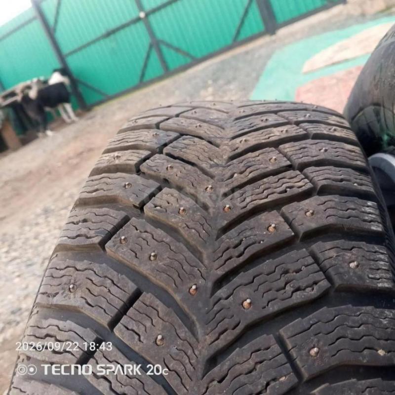 Продам колёса Мишлен 215/65  r16 стояли на Киа спортейдж два - Орск