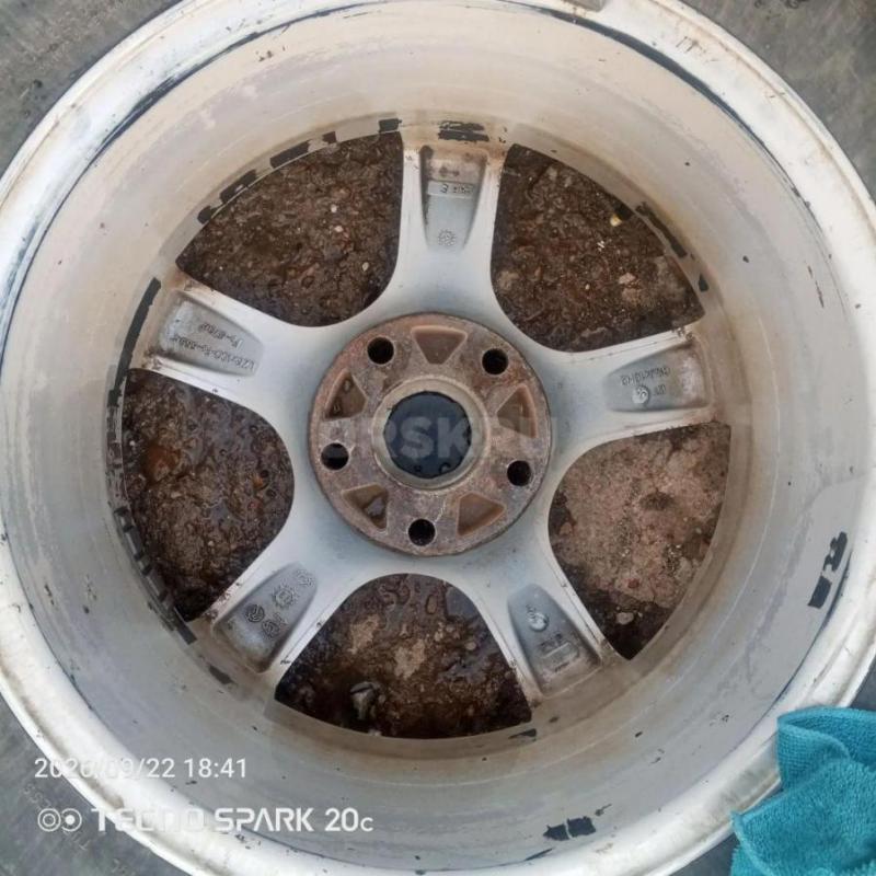Продам колёса Мишлен 215/65  r16 стояли на Киа спортейдж два - Орск