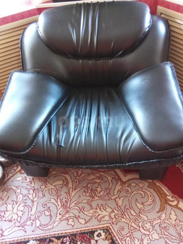Продам 2 больших кресла из кож. - Орск