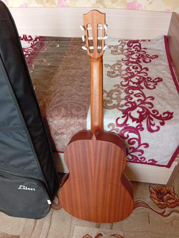ПРОДАМ :
Классическая гитара Alhambra (Сделано в Испании), 6 струн
Model : Z-NATURE    N. - Новотроицк