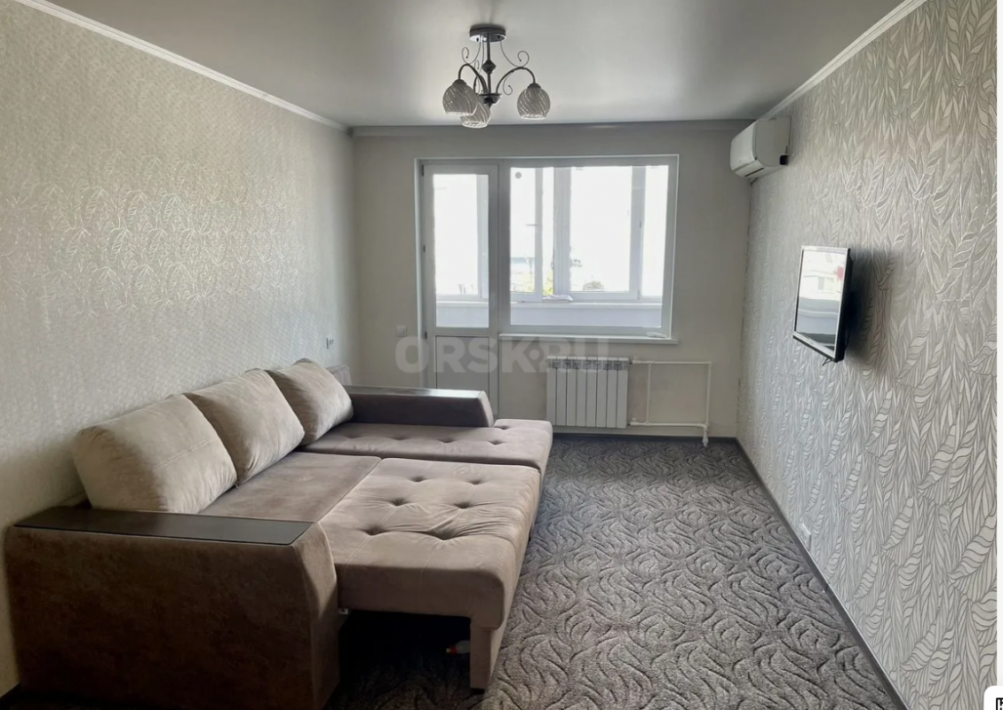Продается 2-ух комнатная квартира на 3 этаже в 5-ти этажном доме по адресу: Ялтинская 93 А
Общая пл - Орск