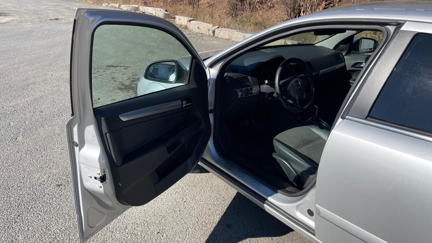 Продается Opel Astra, 2013 года

__АВТОМАТ__

ДВС 1, 8/ 140л.с.,

ГУР,

ABS,

климат- контроль,

пол - Новотроицк