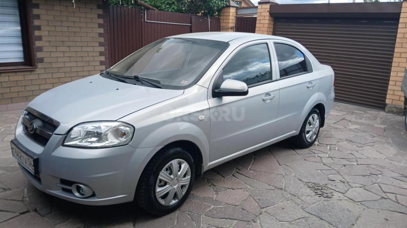 Продам авто, второй собственник, сигнализация с автозапуском, камера заднего вида, шины зимние, летн - Орск