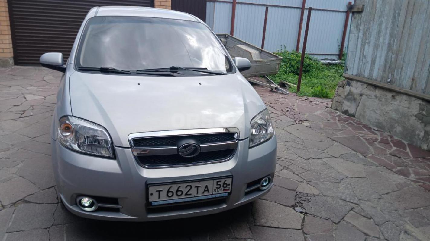 Продам авто, второй собственник, сигнализация с автозапуском, камера заднего вида, шины зимние, летн - Орск