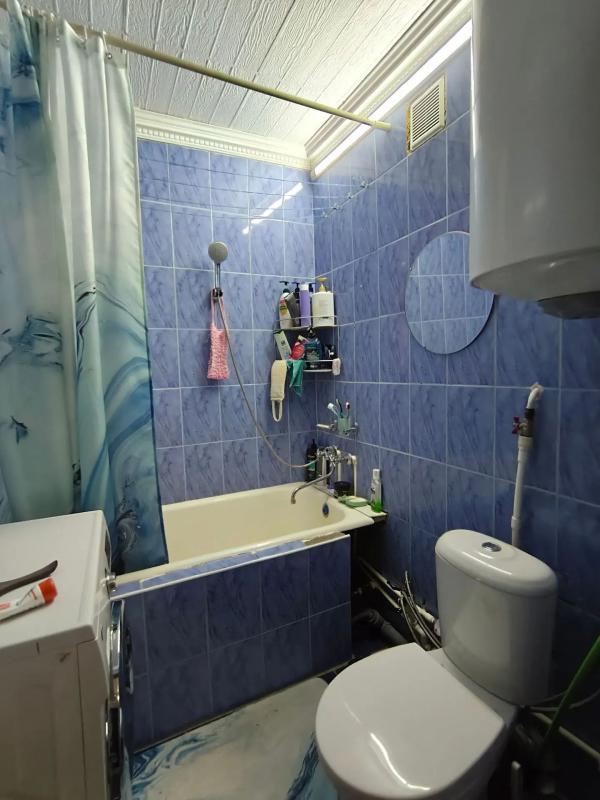 На продаже 2-х комнатная квартира, на 3 этаже, 5-ти этажного кирпичного дома, по адресу:
г. - Новотроицк