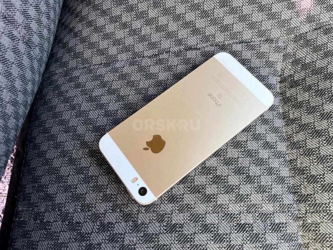 iPhone SE в эксклюзивном состоянии как новый как будто только из коробки достали . - Орск
