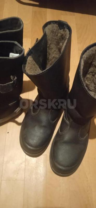 Обувь ,,Газпром,,  42-43р.р за 700-800 руб.,спецкостюм летний, зимний 50-52р.р.,за 1000 р.,комбензон - Орск