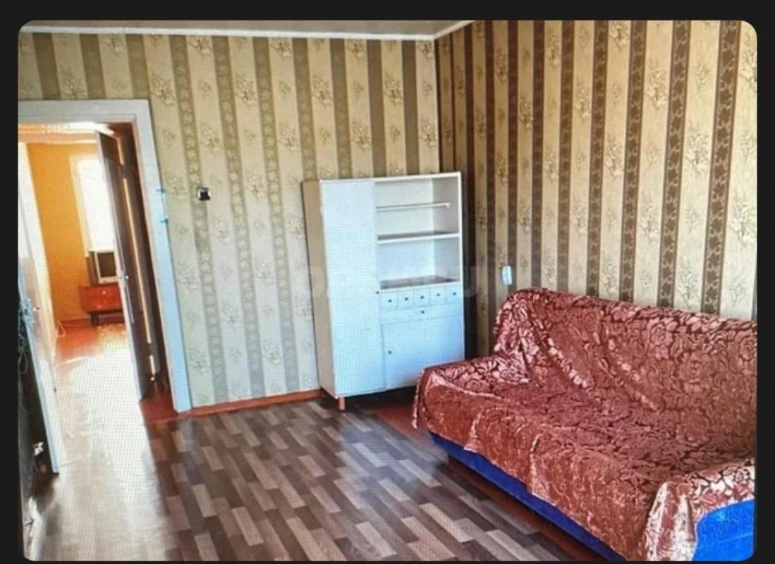 Продам 2-х комнатную квартиру, расположенную на 5-м этаже 5-ти этажного панельного дома по адресу: г - Новотроицк
