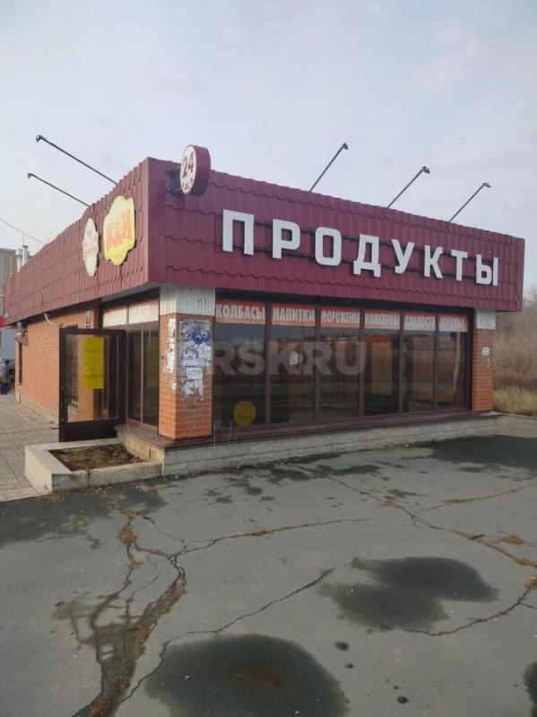 Продам отдельно стоящее нежилое здание( сейчас магазин), все коммуникации , проведен газ, санузел. - Орск